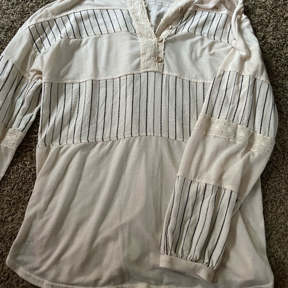 Women’s buckle shirt